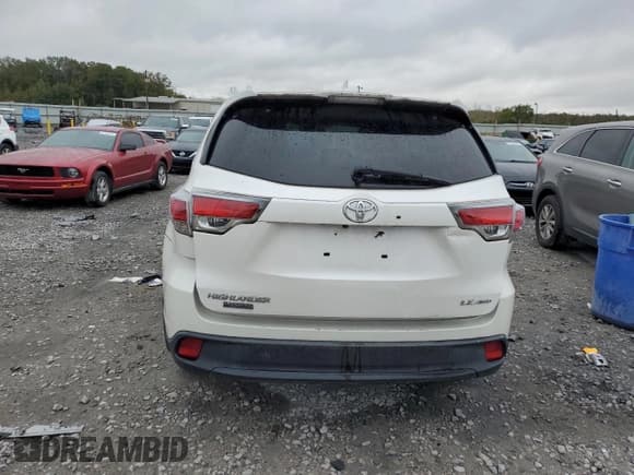 ✅ 2015 Toyota Highlander LE Plus • VIN: 5TDBKRFH1FS184911 • Lot: 87404085. Wystawiony na Copart z przebiegiem Nie podano. Bezpłatny archiwum sprzedaży aukcyjnych z USA i szczegółowy raport historii pojazdu na DreamBid. Zdjęcie 6.