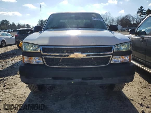 ✅ 2006 Chevrolet Silverado 2500HD LT1 • VIN: 1GCHK23D16F196835 • Lot: 42248305. Wystawiony na Copart z przebiegiem 309 447 mil. Bezpłatny archiwum sprzedaży aukcyjnych z USA i szczegółowy raport historii pojazdu na DreamBid. Zdjęcie 5.