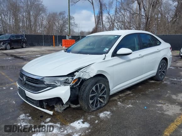 ✅ 2022 Volkswagen Jetta S • VIN: 3VWCM7BU8NM009170 • Lot: 41674485. Wystawiony na IAAI z przebiegiem 33 537 mil. Bezpłatny archiwum sprzedaży aukcyjnych z USA i szczegółowy raport historii pojazdu na DreamBid. Zdjęcie 2.