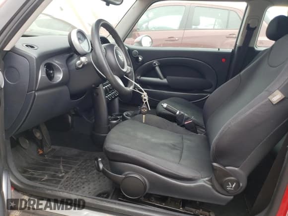 ✅ 2005 MINI Hardtop • VIN: WMWRC33475TC59069 • Lot: 51551605. Listed on Copart with 87,900 mi. Free auction sales archive from the USA and detailed vehicle history report at DreamBid. Image 7.