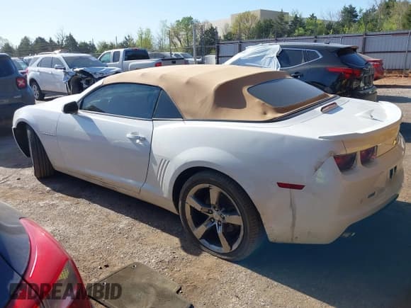 ✅ 2011 Chevrolet Camaro 2LT • VIN: 2G1FC3DD1B9208308 • Lot: 41989967. Wystawiony na IAAI z przebiegiem 124 045 mil. Bezpłatny archiwum sprzedaży aukcyjnych z USA i szczegółowy raport historii pojazdu na DreamBid. Zdjęcie 14.