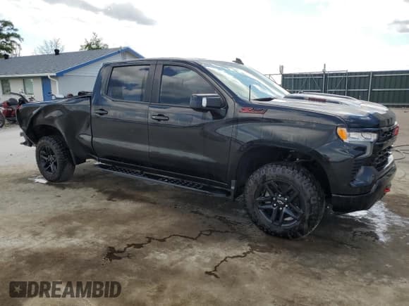 ✅ 2022 Chevrolet Silverado 1500 LT Trail Boss • VIN: 3GCUDFETXNG503890 • Lot: 55646935. Wystawiony na Copart z przebiegiem 32 407 mil. Bezpłatny archiwum sprzedaży aukcyjnych z USA i szczegółowy raport historii pojazdu na DreamBid. Zdjęcie 4.