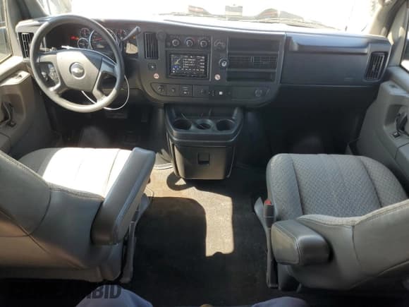 ✅ 2008 Chevrolet Express Passenger • VIN: 1GAHG39KX81226016 • Lot: 80144585. Listed on Copart with 155,644 mi. Free auction sales archive from the USA and detailed vehicle history report at DreamBid. Image 8.