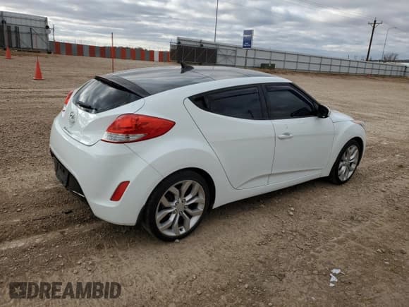 ✅ 2013 Hyundai Veloster w/Gray Int • VIN: KMHTC6ADXDU156677 • Lot: 79303324. Wystawiony na Copart z przebiegiem 72 584 mil. Bezpłatny archiwum sprzedaży aukcyjnych z USA i szczegółowy raport historii pojazdu na DreamBid. Zdjęcie 3.