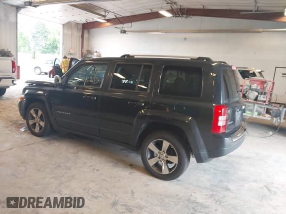 ✅ 2016 Jeep Patriot High Altitude • VIN: 1C4NJRFB7GD586294 • Lot: 43046842. Wystawiony na IAAI z przebiegiem 178 429 mil. Bezpłatny archiwum sprzedaży aukcyjnych z USA i szczegółowy raport historii pojazdu na DreamBid. Zdjęcie 3.