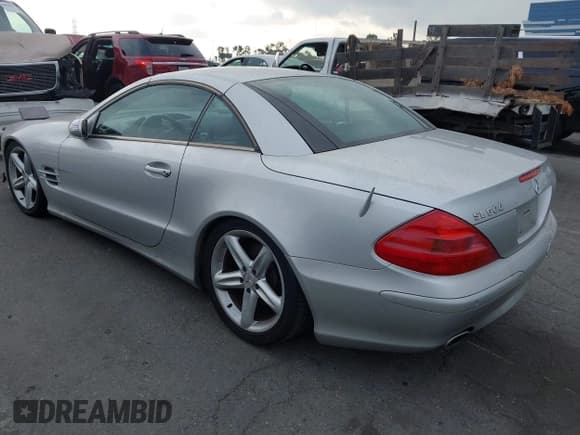 ✅ 2005 Mercedes-Benz SL 500 • VIN: WDBSK75FX5F089216 • Лот: 43628851. Опубликован ранее на IAAI с пробегом 131 800 миль. Бесплатный доступ к архиву аукционных продаж из США и подробный отчёт об истории автомобиля на DreamBid. Изображение 3.