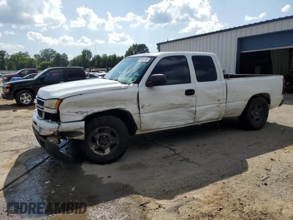 ✅ 2006 Chevrolet Silverado 1500 LT1 • VIN: 1GCEC19T86Z125784 • Лот: 57989195. Опубликован ранее на Copart с пробегом 315 825 миль. Бесплатный доступ к архиву аукционных продаж из США и подробный отчёт об истории автомобиля на DreamBid. Изображение 1.