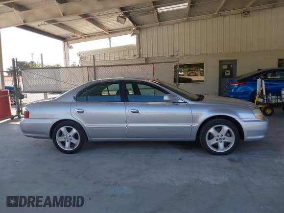 ✅ 2003 Acura TL Type S • VIN: 19UUA56883A000336 • Лот: 42850513. Опубликован ранее на IAAI с пробегом 187 534 миль. Бесплатный доступ к архиву аукционных продаж из США и подробный отчёт об истории автомобиля на DreamBid. Изображение 13.