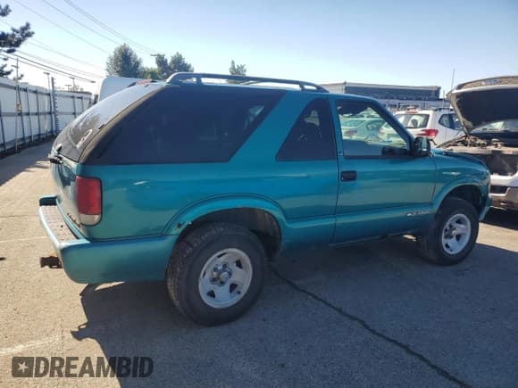 ✅ 1996 Chevrolet Blazer LS • VIN: 1GNCS18W7TK140620 • Лот: 87446815. Опубликован ранее на Copart с пробегом 186 497 миль. Бесплатный доступ к архиву аукционных продаж из США и подробный отчёт об истории автомобиля на DreamBid. Изображение 3.