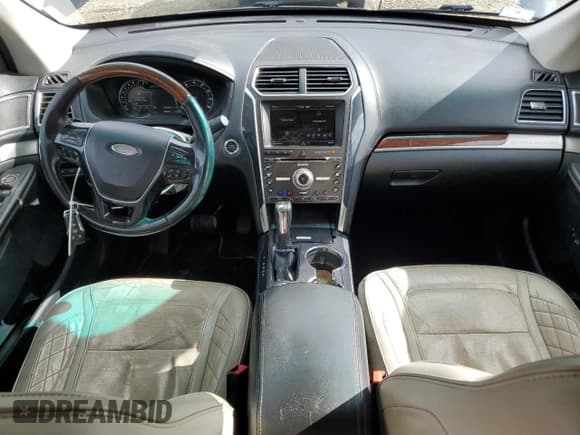 ✅ 2016 Ford Explorer Platinum • VIN: 1FM5K8HTXGGC10082 • Lot: 86986325. Wystawiony na Copart z przebiegiem 293 339 mil. Bezpłatny archiwum sprzedaży aukcyjnych z USA i szczegółowy raport historii pojazdu na DreamBid. Zdjęcie 8.