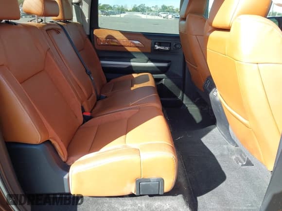 ✅ 2016 Toyota Tundra 1794 Edition • VIN: 5TFAW5F13GX552030 • Lot: 43642714. Wystawiony na IAAI z przebiegiem 167 393 mil. Bezpłatny archiwum sprzedaży aukcyjnych z USA i szczegółowy raport historii pojazdu na DreamBid. Zdjęcie 8.