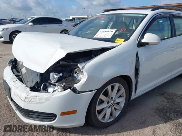 ✅ 2014 Volkswagen Jetta TDI w/Sunroof & Nav • VIN: 3VWPL7AJ0EM608544 • Lot: 42549920. Listed on IAAI with 185,900 mi. Free auction sales archive from the USA and detailed vehicle history report at DreamBid. Image 6.