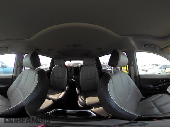 ✅ 2015 Kia Sedona SX-L • VIN: KNDME5C10F6033882 • Lot: 41808805. Wystawiony na IAAI z przebiegiem 81 936 mil. Bezpłatny archiwum sprzedaży aukcyjnych z USA i szczegółowy raport historii pojazdu na DreamBid. Zdjęcie 19.