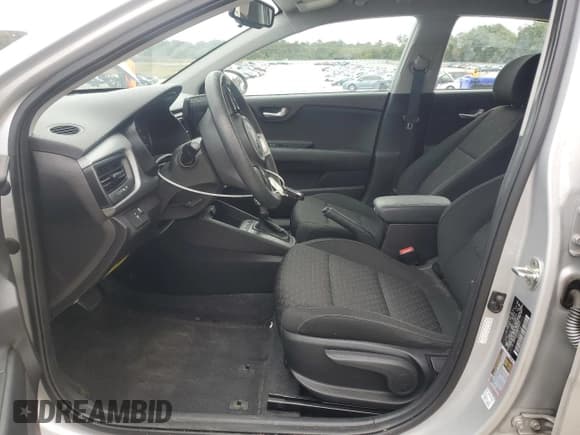 ✅ 2021 Kia Rio S • VIN: 3KPA25AD0ME434011 • Лот: 85934815. Опубликован ранее на Copart с пробегом 74 038 миль. Бесплатный доступ к архиву аукционных продаж из США и подробный отчёт об истории автомобиля на DreamBid. Изображение 7.