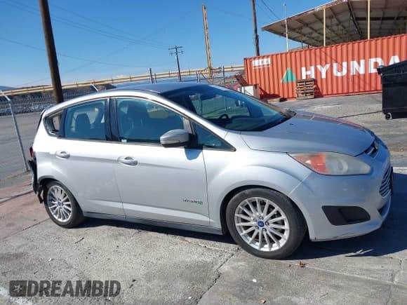 ✅ 2013 Ford C-Max SE • VIN: 1FADP5AU8DL504642 • Лот: 41547443. Опубликован ранее на IAAI с пробегом 137 237 миль. Бесплатный доступ к архиву аукционных продаж из США и подробный отчёт об истории автомобиля на DreamBid. Изображение 13.