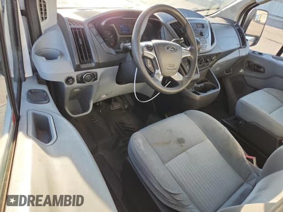 ✅ 2016 Ford Transit Cargo • VIN: 1FTYR1ZM7GKA23200 • Lot: 89524235. Wystawiony na Copart z przebiegiem 305 289 mil. Bezpłatny archiwum sprzedaży aukcyjnych z USA i szczegółowy raport historii pojazdu na DreamBid. Zdjęcie 8.