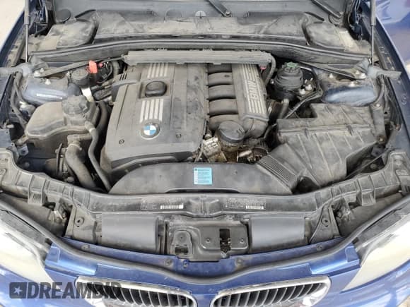 ✅ 2011 BMW 1 Series 128i • VIN: WBAUN1C55BVH83676 • Лот: 84225755. Опубликован ранее на Copart с пробегом 122 626 миль. Бесплатный доступ к архиву аукционных продаж из США и подробный отчёт об истории автомобиля на DreamBid. Изображение 11.