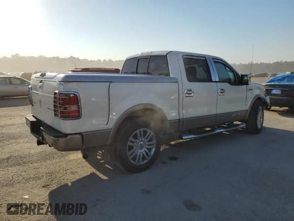 ✅ 2008 Lincoln Mark LT • VIN: 5LTPW16578FJ06621 • Лот: 46215875. Опубликован ранее на Copart с пробегом 142 223 миль. Бесплатный доступ к архиву аукционных продаж из США и подробный отчёт об истории автомобиля на DreamBid. Изображение 3.
