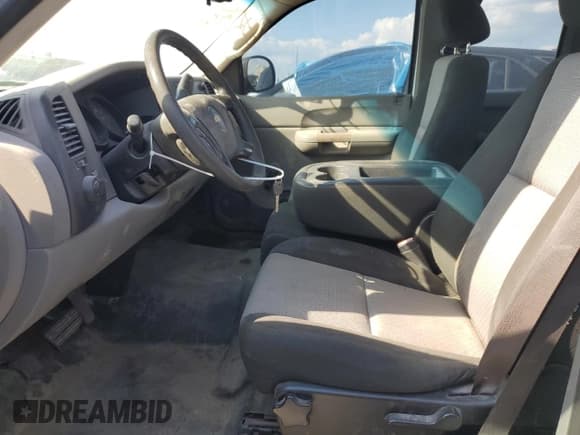 ✅ 2008 Chevrolet Silverado 1500 Work Truck • VIN: 1GCEC19X88Z303179 • Lot: 70412014. Listed on Copart with 120,593 mi. Free auction sales archive from the USA and detailed vehicle history report at DreamBid. Image 7.
