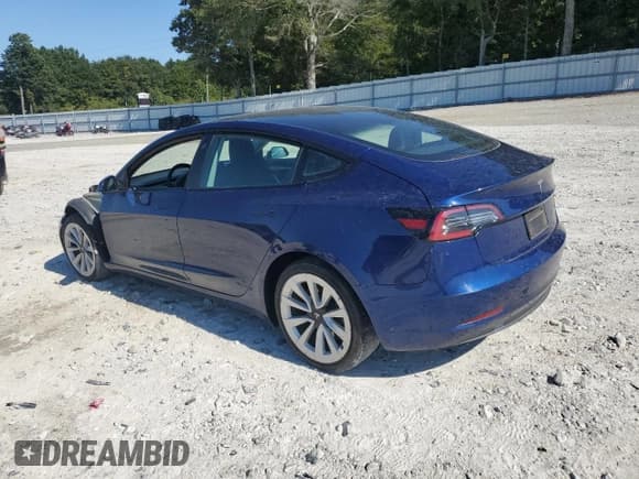 ✅ 2022 Tesla Model 3 • VIN: 5YJ3E1EA2NF289915 • Lot: 71649835. Wystawiony na Copart z przebiegiem Nie podano. Bezpłatny archiwum sprzedaży aukcyjnych z USA i szczegółowy raport historii pojazdu na DreamBid. Zdjęcie 2.