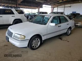 ✅ 1994 Mercedes-Benz 200 220 • VIN: WDBHA22E7RF004365 • Lot: 51137945. Wystawiony na Copart z przebiegiem 185 716 mil. Bezpłatny archiwum sprzedaży aukcyjnych z USA i szczegółowy raport historii pojazdu na DreamBid. Zdjęcie 1.