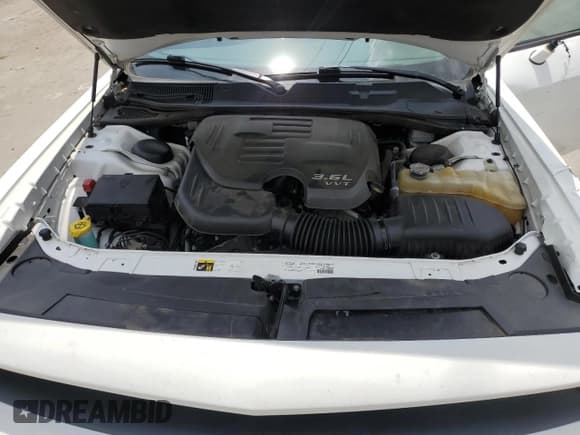 ✅ 2015 Dodge Challenger SXT Plus • VIN: 2C3CDZBG1FH757630 • Lot: 63561574. Wystawiony na Copart z przebiegiem 86 258 mil. Bezpłatny archiwum sprzedaży aukcyjnych z USA i szczegółowy raport historii pojazdu na DreamBid. Zdjęcie 11.