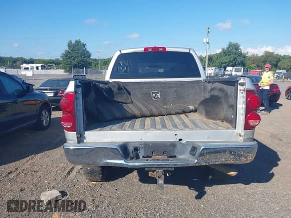 2008 Dodge 1500 SLT with VIN 3D7KS19D68G127007, listed as a IAAI auction lot 43111391 with 146,998 mi miles and . Bid and sale history available at DreamBid. Image 16.