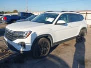 ✅ 2025 Volkswagen Atlas SE • VIN: 1V2JR2CA2SC513129 • Lot: 43617423. Listed on IAAI with 12,914 mi. Free auction sales archive from the USA and detailed vehicle history report at DreamBid. Image 17.