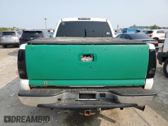 ✅ 2006 Chevrolet Silverado 2500HD LT3 • VIN: 1GCHK232X6F110873 • Lot: 86475445. Wystawiony na Copart z przebiegiem 226 349 mil. Bezpłatny archiwum sprzedaży aukcyjnych z USA i szczegółowy raport historii pojazdu na DreamBid. Zdjęcie 6.