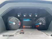 ✅ 2011 Ford F-550 XL • VIN: 1FDUF5GY5BEA27317 • Lot: 69267454. Wystawiony na Copart z przebiegiem 200 274 mil. Bezpłatny archiwum sprzedaży aukcyjnych z USA i szczegółowy raport historii pojazdu na DreamBid. Zdjęcie 9.