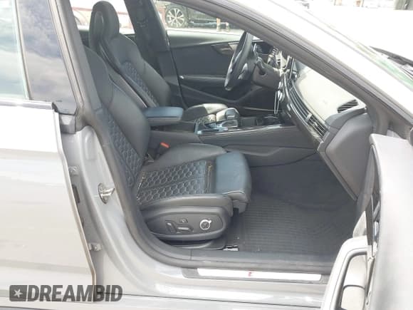 ✅ 2022 Audi RS 5 Sportback • VIN: WUAAWCF5XNA900738 • Lot: 42064377. Listed on IAAI with 29,620 mi. Free auction sales archive from the USA and detailed vehicle history report at DreamBid. Image 5.