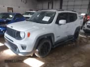 ✅ 2020 Jeep Renegade Altitude • VIN: ZACNJABBXLPL10367 • Lot: 41599445. Wystawiony na IAAI z przebiegiem 136 965 mil. Bezpłatny archiwum sprzedaży aukcyjnych z USA i szczegółowy raport historii pojazdu na DreamBid. Zdjęcie 2.