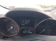 ✅ 2019 Ford Escape SE • VIN: 1FMCU9GDXKUC43174 • Lot: 43437748. Wystawiony na IAAI z przebiegiem 72 746 mil. Bezpłatny archiwum sprzedaży aukcyjnych z USA i szczegółowy raport historii pojazdu na DreamBid. Zdjęcie 7.