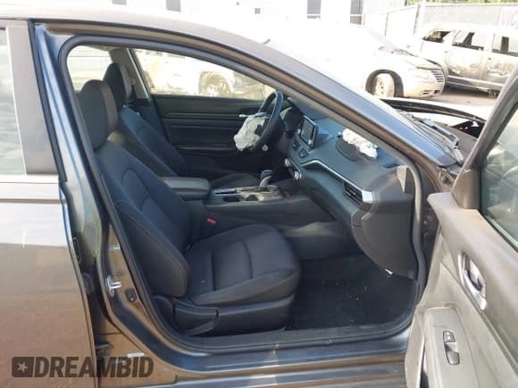 ✅ 2022 Nissan Altima S • VIN: 1N4BL4BV1NN330469 • Lot: 43098913. Wystawiony na IAAI z przebiegiem 104 258 mil. Bezpłatny archiwum sprzedaży aukcyjnych z USA i szczegółowy raport historii pojazdu na DreamBid. Zdjęcie 5.