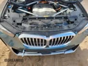 ✅ 2024 BMW X5 xDrive50e • VIN: 5UX43EU0XR9S94899 • Lot: 90839115. Wystawiony na Copart z przebiegiem 30 937 mil. Bezpłatny archiwum sprzedaży aukcyjnych z USA i szczegółowy raport historii pojazdu na DreamBid. Zdjęcie 12.