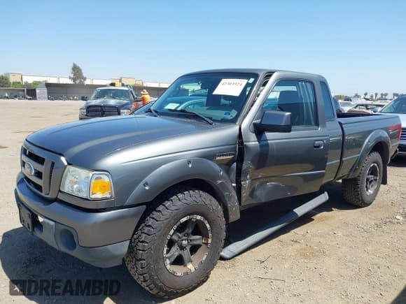 ✅ 2010 Ford Ranger XL • VIN: 1FTKR1EE9APA14982 • Lot: 42303924. Wystawiony na IAAI z przebiegiem 154 956 mil. Bezpłatny archiwum sprzedaży aukcyjnych z USA i szczegółowy raport historii pojazdu na DreamBid. Zdjęcie 6.