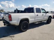 ✅ 2006 Chevrolet Silverado 2500HD LT1 • VIN: 1GCHC23D16F158311 • Лот: 72546204. Опубликован ранее на Copart с пробегом 208 534 миль. Бесплатный доступ к архиву аукционных продаж из США и подробный отчёт об истории автомобиля на DreamBid. Изображение 3.