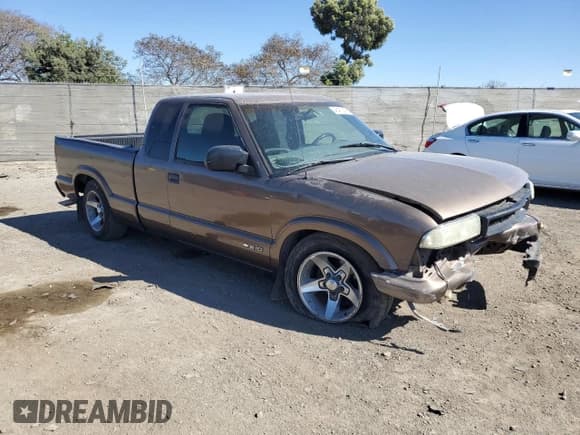 ✅ 2003 Chevrolet S-10 LS • VIN: 1GCCS19X038106564 • Лот: 46473045. Опубликован ранее на Copart с пробегом 159 955 миль. Бесплатный доступ к архиву аукционных продаж из США и подробный отчёт об истории автомобиля на DreamBid. Изображение 4.