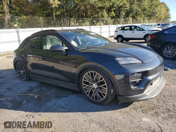 ✅ 2024 Porsche Macan • VIN: WP1AA2XAXRL000512 • Lot: 91103055. Wystawiony na Copart z przebiegiem Nie podano. Bezpłatny archiwum sprzedaży aukcyjnych z USA i szczegółowy raport historii pojazdu na DreamBid. Zdjęcie 4.