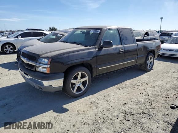 ✅ 2004 Chevrolet Silverado 1500 LS • VIN: 2GCEC19T541153323 • Лот: 77123264. Опубликован ранее на Copart с пробегом 157 592 миль. Бесплатный доступ к архиву аукционных продаж из США и подробный отчёт об истории автомобиля на DreamBid. Изображение 1.