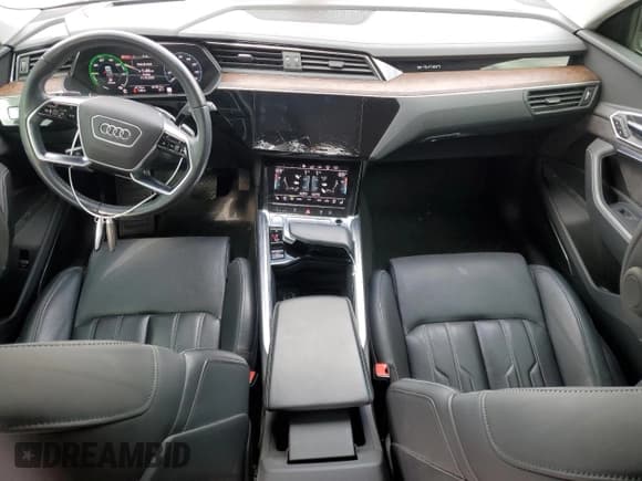 ✅ 2019 Audi e-tron Prestige • VIN: WA1VABGE7KB011143 • Lot: 87071935. Listed on Copart with 47,174 mi. Free auction sales archive from the USA and detailed vehicle history report at DreamBid. Image 8.