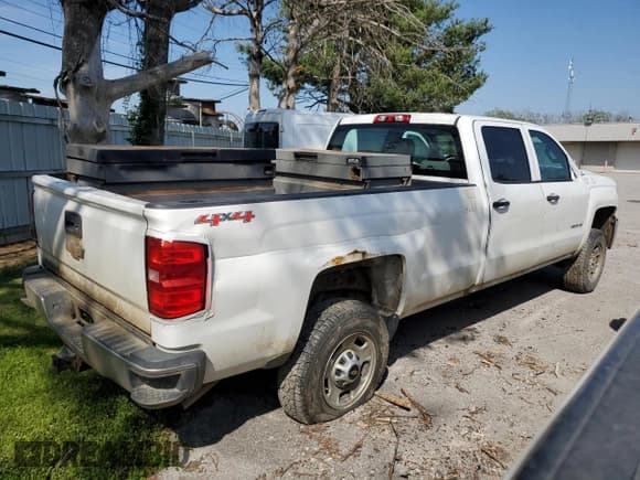 ✅ 2016 Chevrolet Silverado 2500HD Work Truck • VIN: 1GC1KUEG8GF124245 • Лот: 48033805. Опубликован ранее на Copart с пробегом 119 242 миль. Бесплатный доступ к архиву аукционных продаж из США и подробный отчёт об истории автомобиля на DreamBid. Изображение 3.