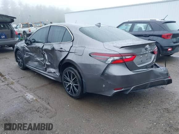 2022 Toyota Camry SE with VIN 4T1G11BK1NU068450, listed as a IAAI auction lot 42179167 with 41,013 mi miles and . Bid and sale history available at DreamBid. Image 3.