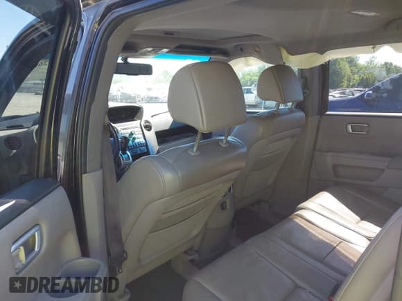 ✅ 2010 Honda Pilot EX-L • VIN: 5FNYF3H57AB003354 • Lot: 42318261. Listed on IAAI with 170,712 mi. Free auction sales archive from the USA and detailed vehicle history report at DreamBid. Image 8.