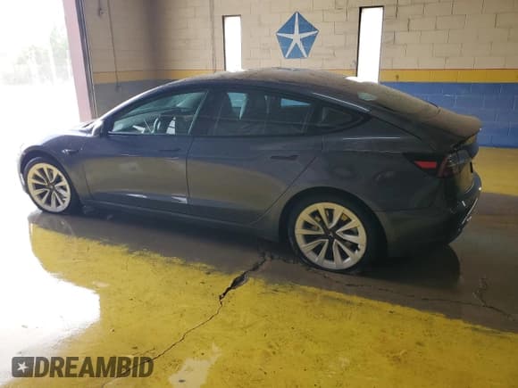 ✅ 2022 Tesla Model 3 • VIN: 5YJ3E1EA7NF189583 • Лот: 59351395. Опубликован ранее на Copart с пробегом 142 533 миль. Бесплатный доступ к архиву аукционных продаж из США и подробный отчёт об истории автомобиля на DreamBid. Изображение 2.