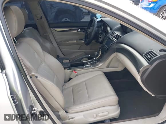 ✅ 2013 Acura TL • VIN: 19UUA8F27DA016767 • Lot: 42082878. Listed on IAAI with 121,058 mi. Free auction sales archive from the USA and detailed vehicle history report at DreamBid. Image 5.