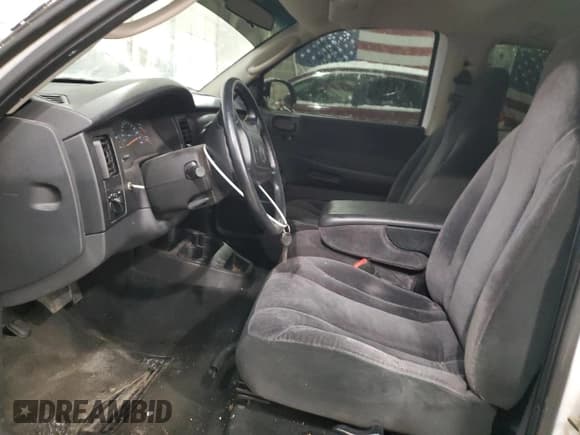 ✅ 2001 Dodge Dakota • VIN: 1B7GL22X11S301541 • Lot: 82483324. Wystawiony na Copart z przebiegiem 43 297 mil. Bezpłatny archiwum sprzedaży aukcyjnych z USA i szczegółowy raport historii pojazdu na DreamBid. Zdjęcie 7.