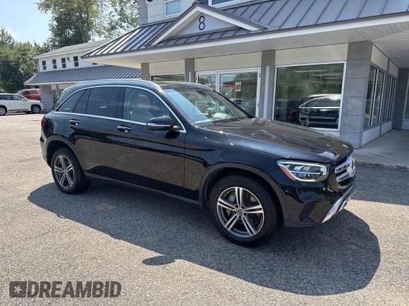 ✅ 2020 Mercedes-Benz GLC 300 • VIN: W1N0G8EB8LF863403 • Lot: 42962841. Wystawiony na IAAI z przebiegiem 130 113 mil. Bezpłatny archiwum sprzedaży aukcyjnych z USA i szczegółowy raport historii pojazdu na DreamBid. Zdjęcie 1.