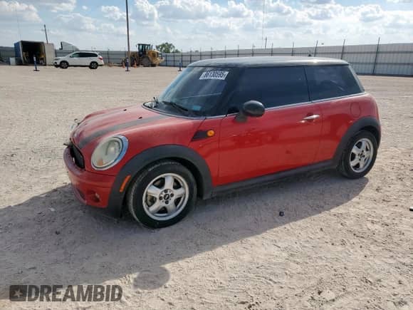 2009 MINI Hardtop z VIN WMWMF33539TW70482, wystawiony jako Copart lot #86130595 z przebiegiem 120 031 mil mil oraz Szkoda całkowita • Salvage title. Historia ofert i sprzedaży dostępna na DreamBid. Obrazek 1.