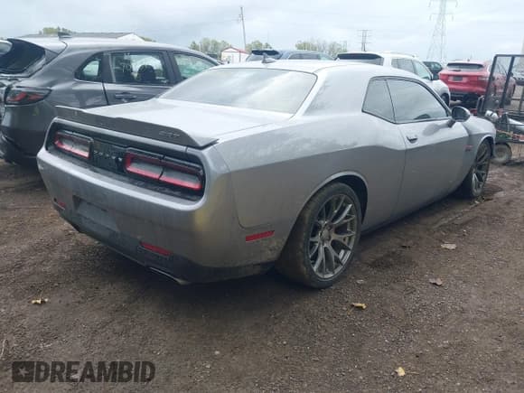 ✅ 2016 Dodge Challenger SRT 392 • VIN: 2C3CDZDJ2GH125200 • Lot: 43400862. Wystawiony na IAAI z przebiegiem 56 605 mil. Bezpłatny archiwum sprzedaży aukcyjnych z USA i szczegółowy raport historii pojazdu na DreamBid. Zdjęcie 4.